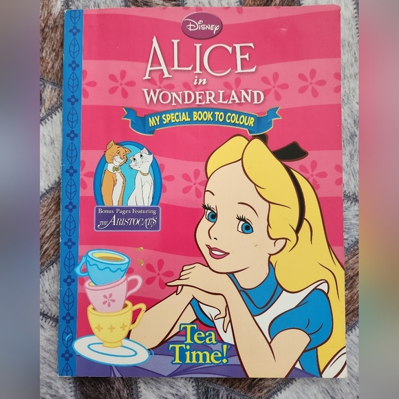 Alice in Wonderland Books - Picture 6 of 13